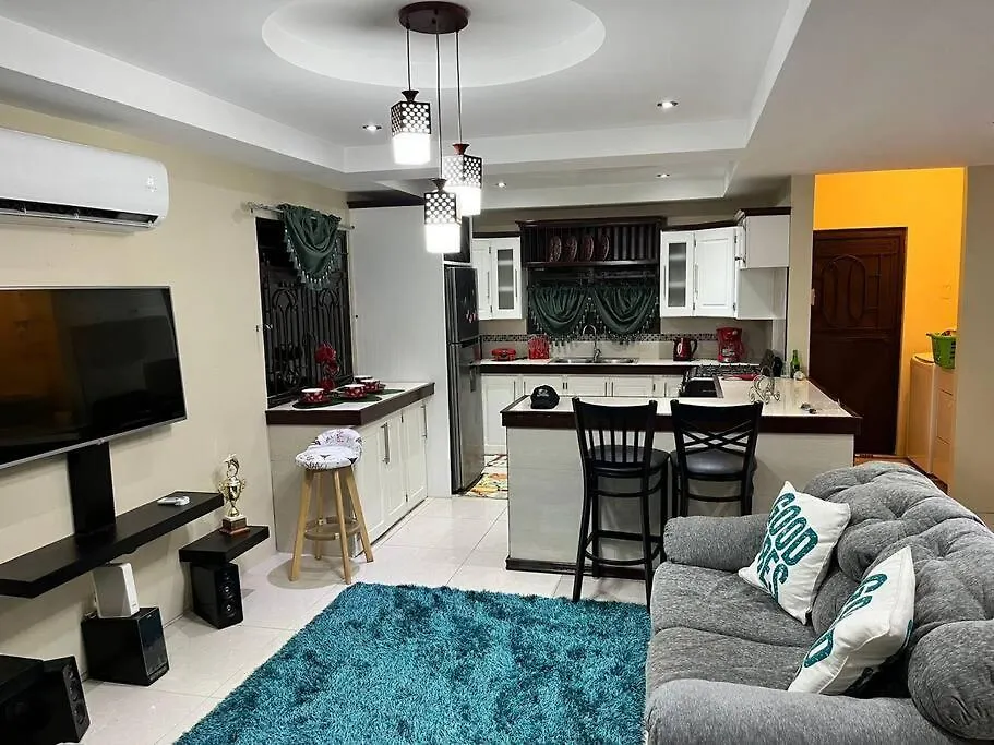 Travelholics Getaways Villa Piarco