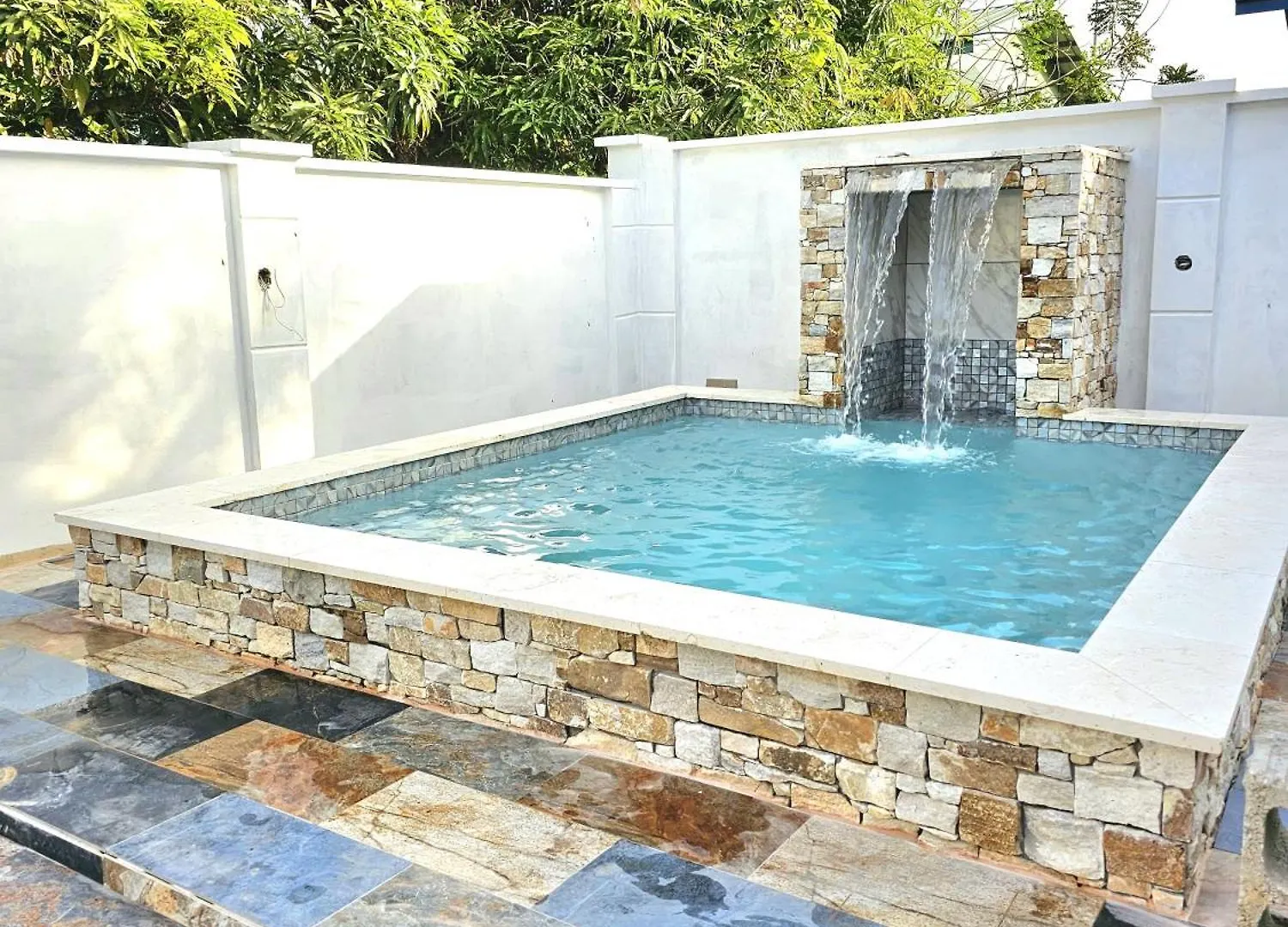 Travelholics Getaways Villa Piarco